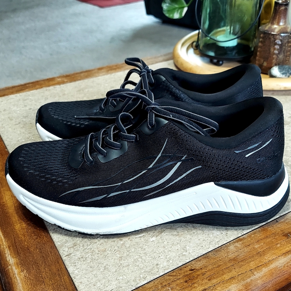 Dansko Woman's Pace Black Size 38